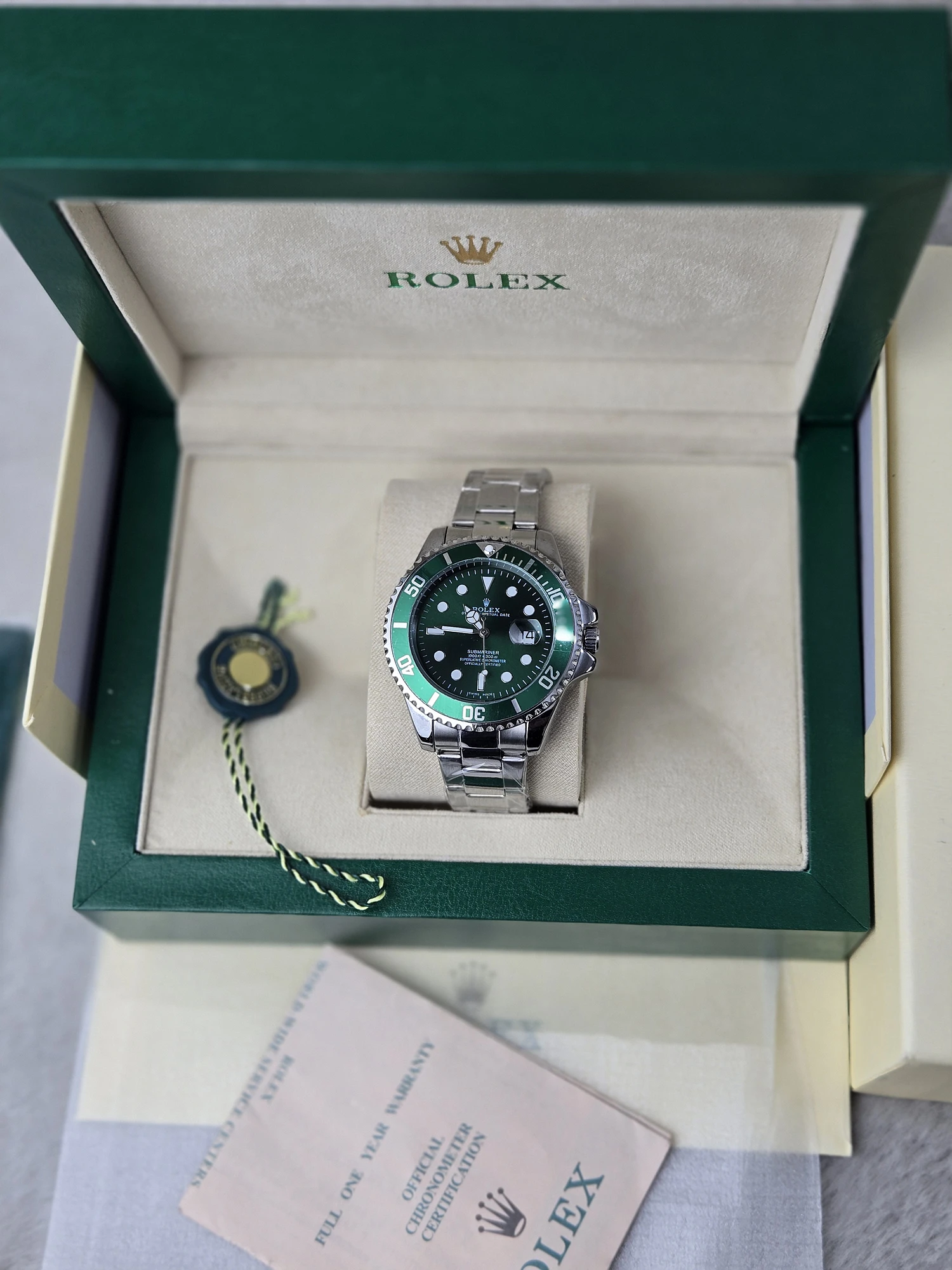 20260510_133222 Rolex Submariner Inspired Luxury Watch Silver and Green - Image 1