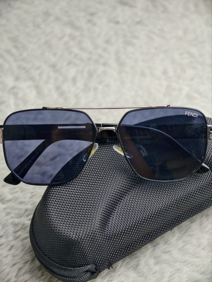 Fendi-Inspired Black Oversized Aviator Sunglasses