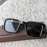 MUOSCUT Glossy Black Rectangular Sunglasses with Metal Hinge Accents