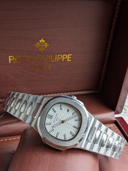 Patek Philippe Silver-Tone Nautilus-Style Watch with White Embossed Dial (Including Like Original Box Packaging)